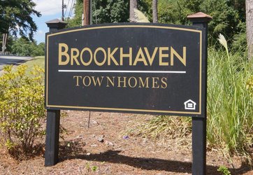 Brookhaven Townhomes sign